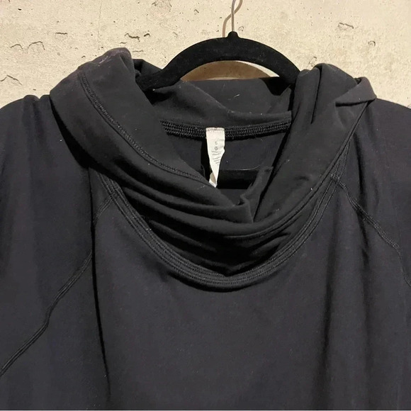 Lululemon Healthy Heart Pullover in Black Size 6 - Picture 2 of 9